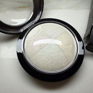 MAC COSMETICS BARELY DRESSED SKIN FINISH